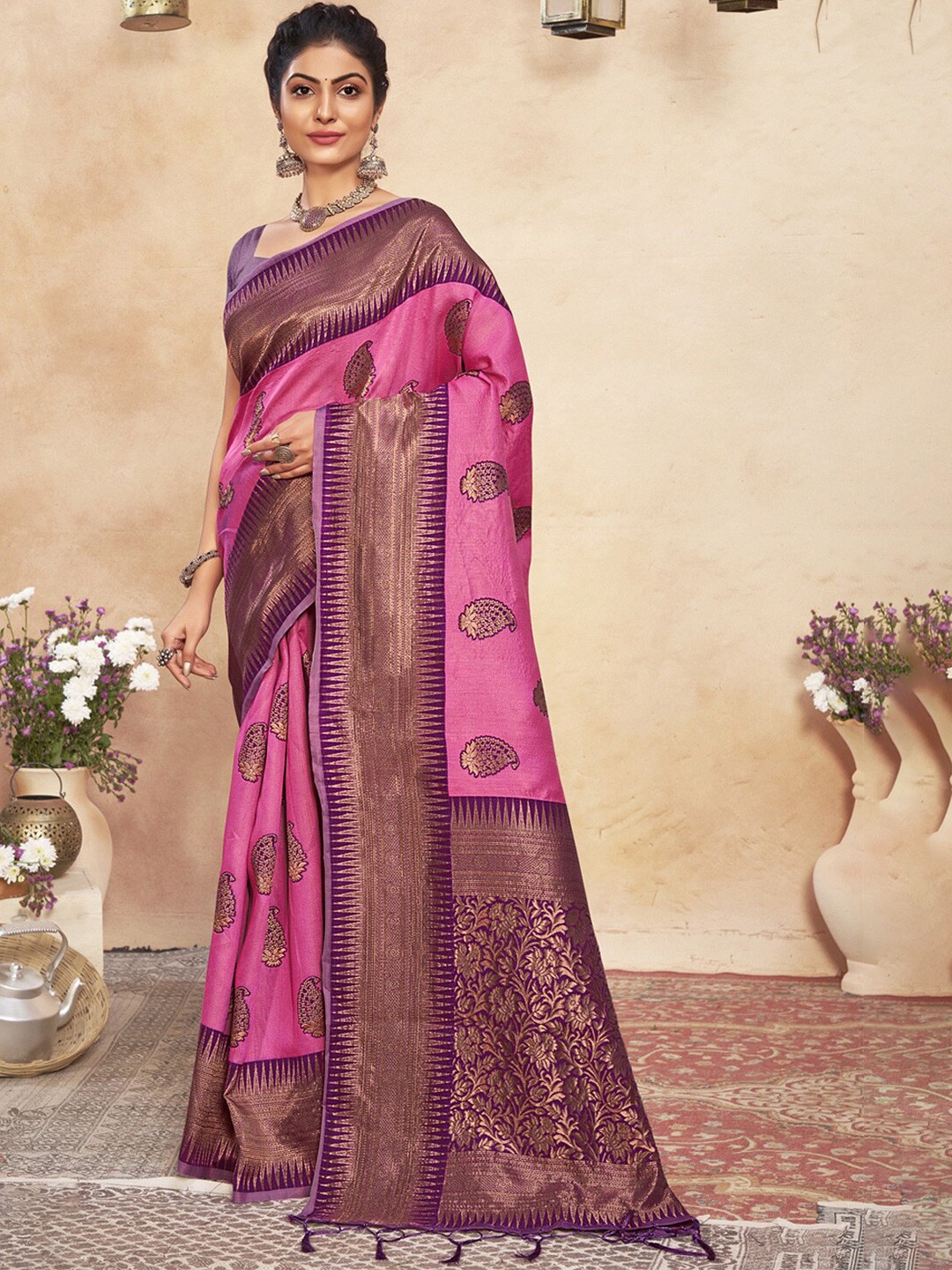 

SANGAM PRINTS Woven Design Zari Saree, Pink