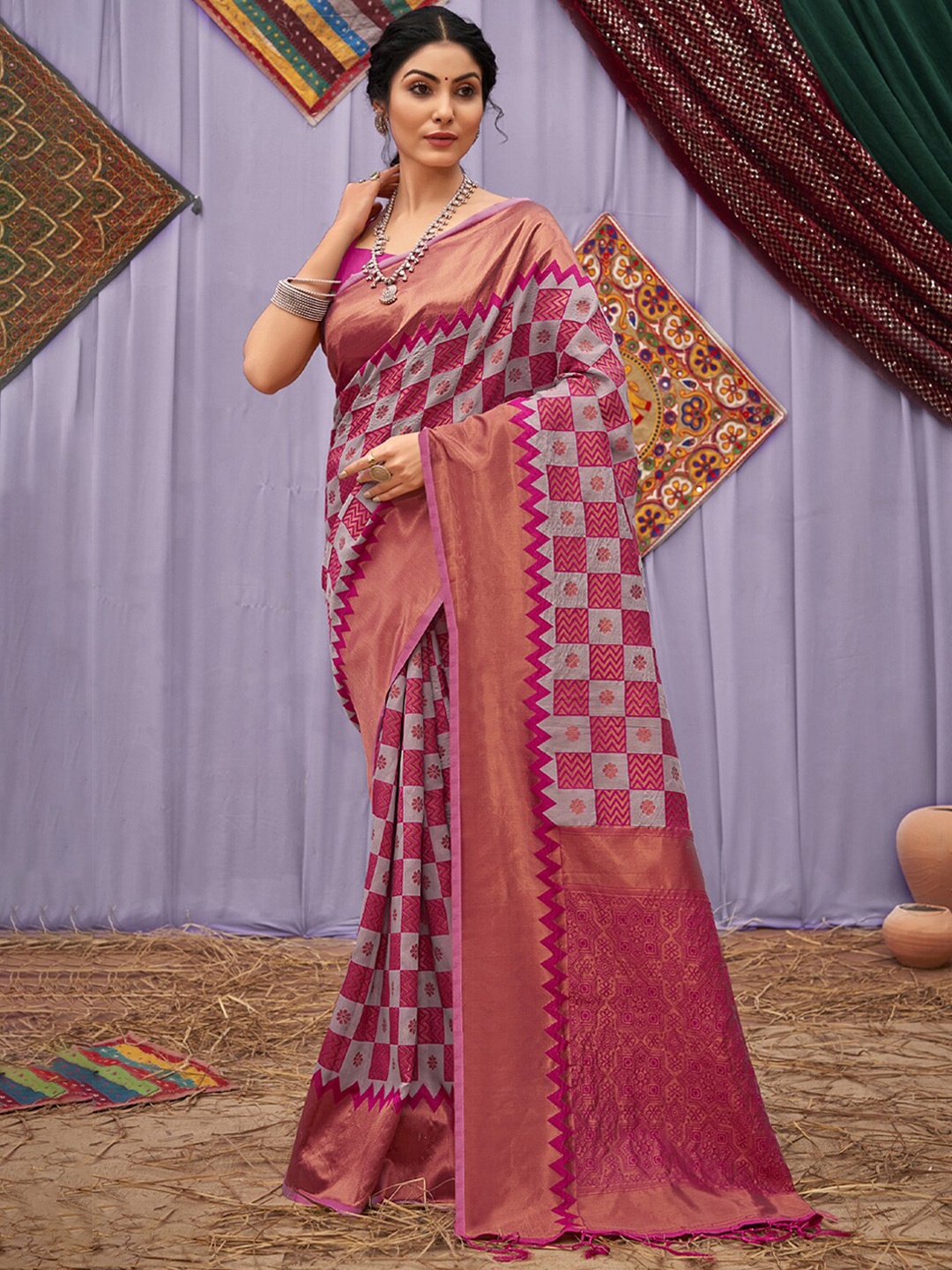 

SANGAM PRINTS Woven Design Zari Saree, Pink