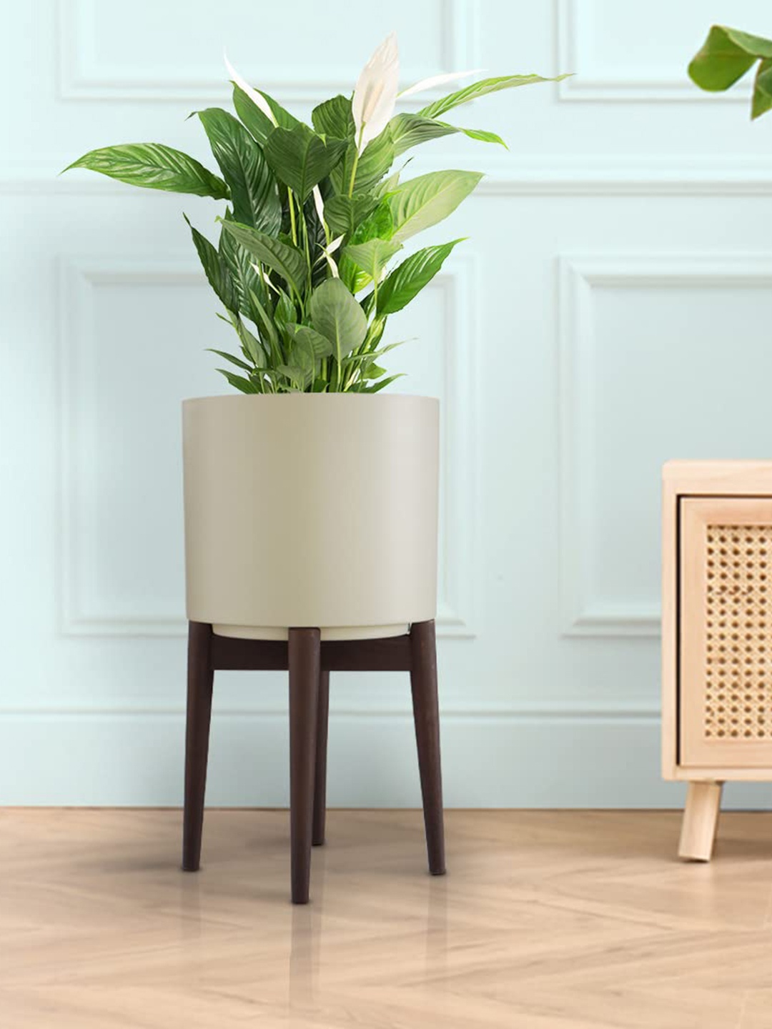 

TRUSTBASKET White & Brown Metal Planter With Stand, Beige