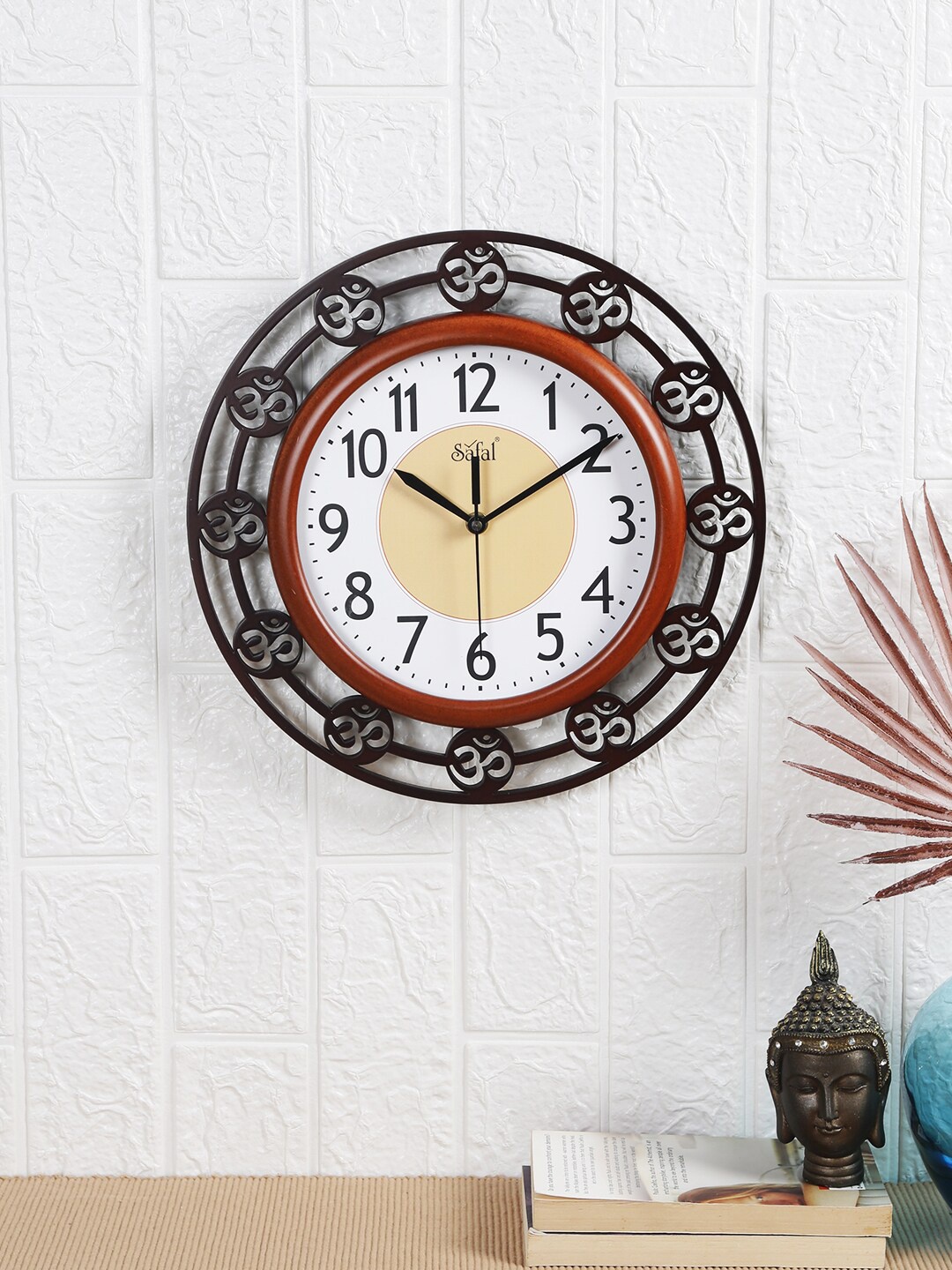 

Safal Brown & White Abstract Shaped Contemporary Wall Clock