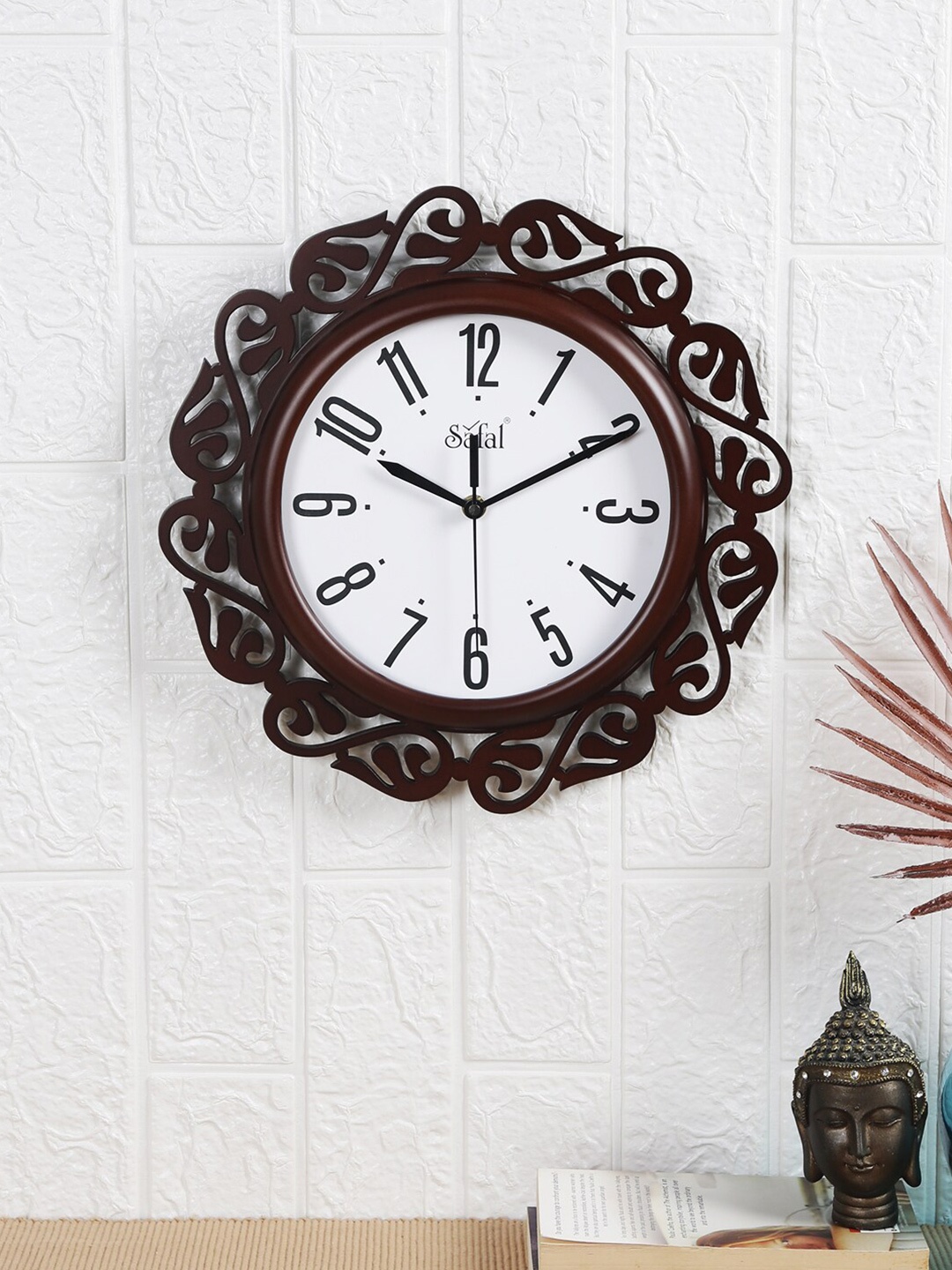 

Safal Brown & White Abstract Shaped Contemporary Wall Clock