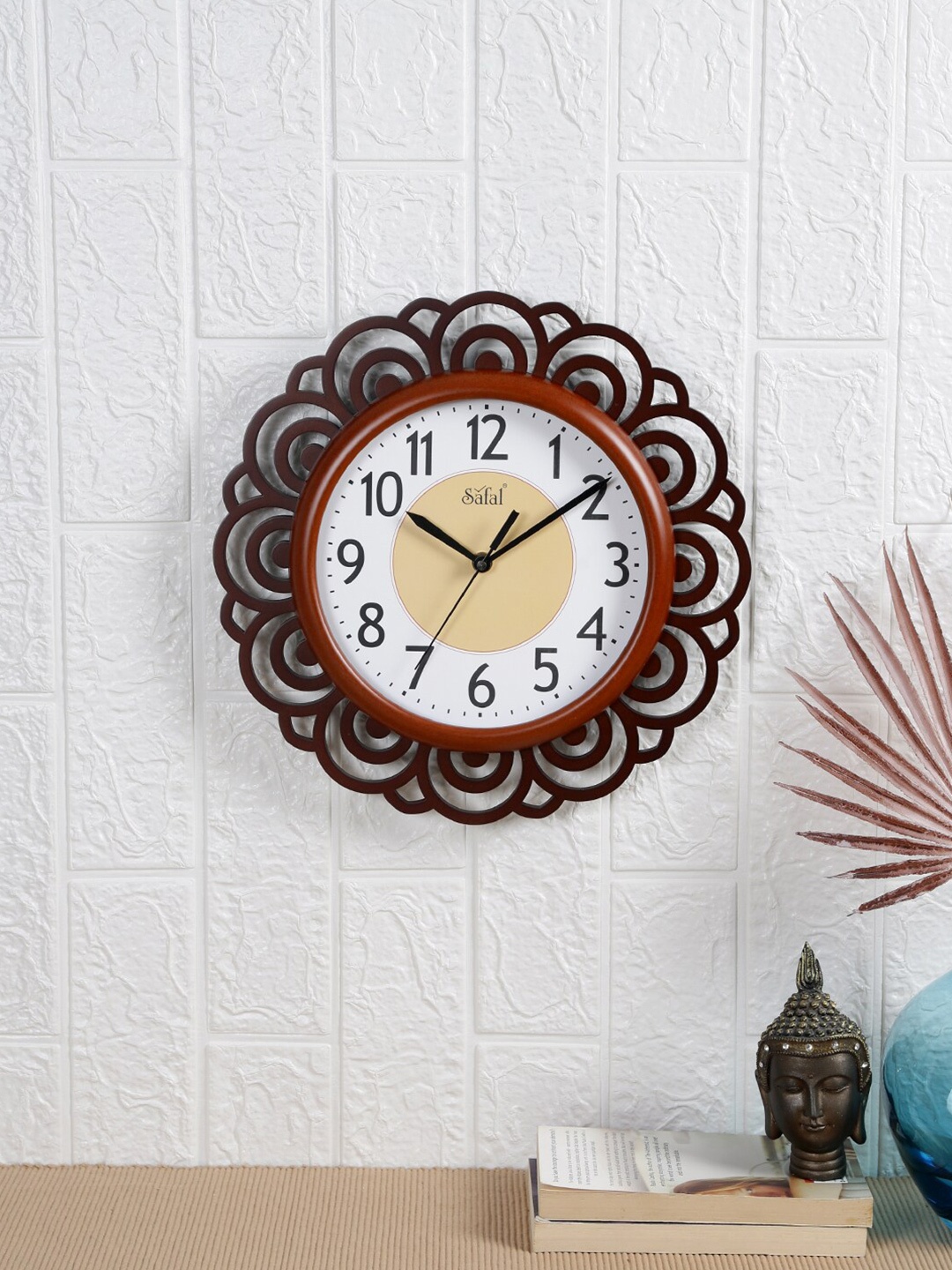 

Safal Brown & White Abstract Shaped Contemporary Wall Clock