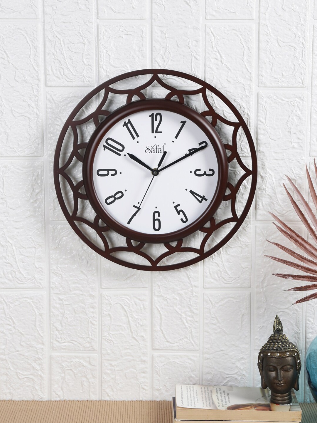 

Safal Brown & White Abstract Shaped Contemporary Wall Clock