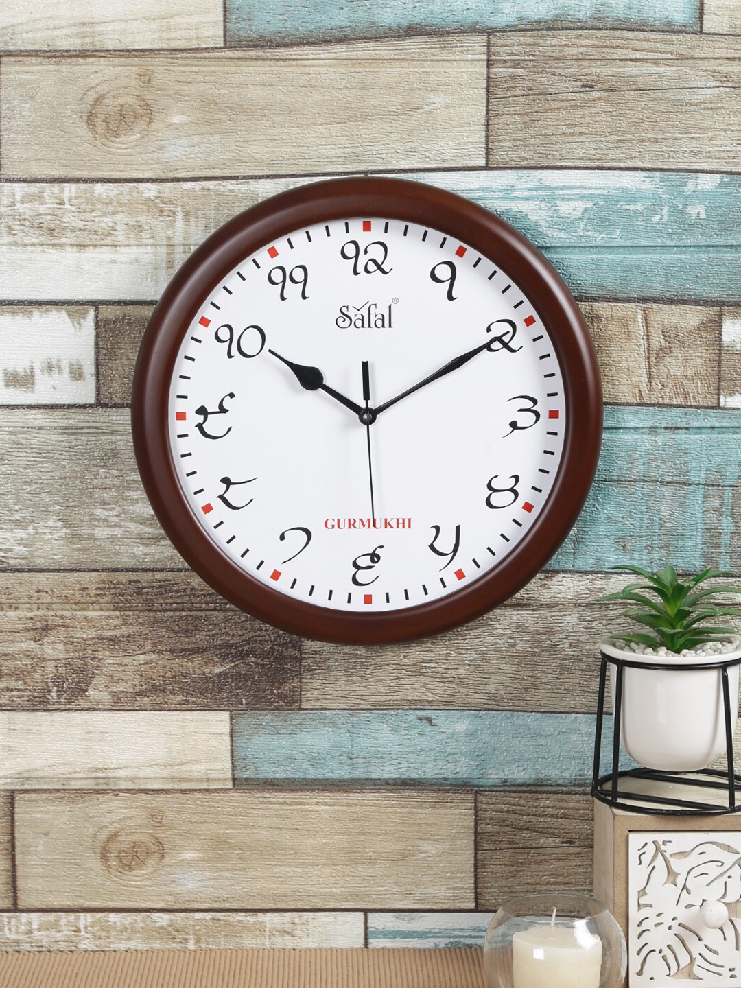 

Safal Brown & Black Contemporary Wall Clock