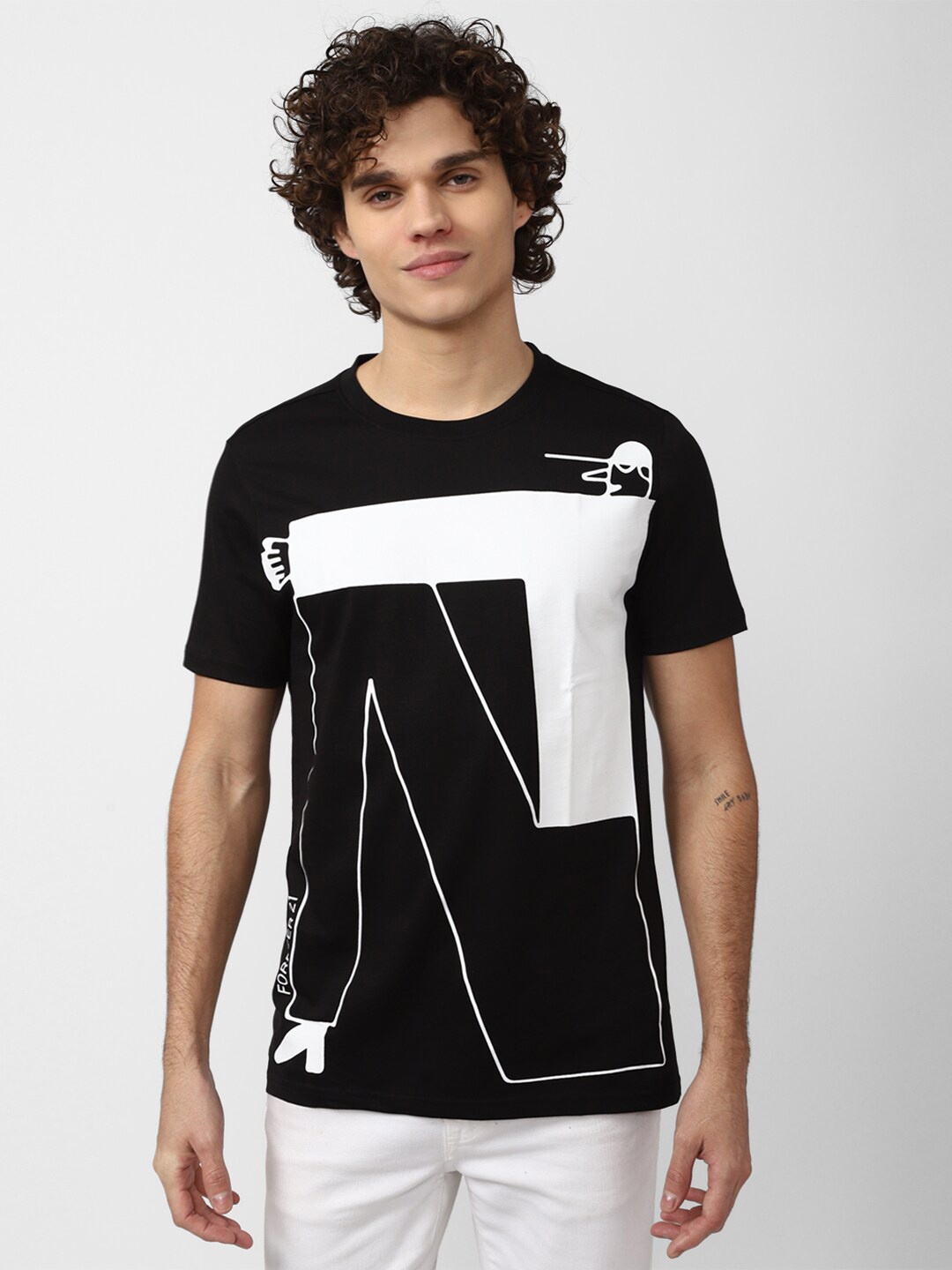 

FOREVER 21 Men Black Printed Monochrome T-shirt