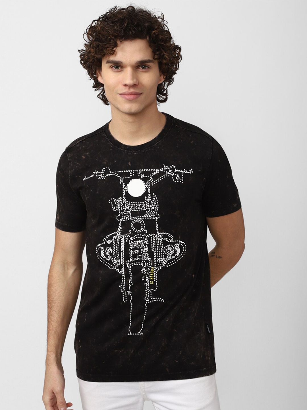 

FOREVER 21 Men Biker Printed Pure Cotton T-shirt, Black