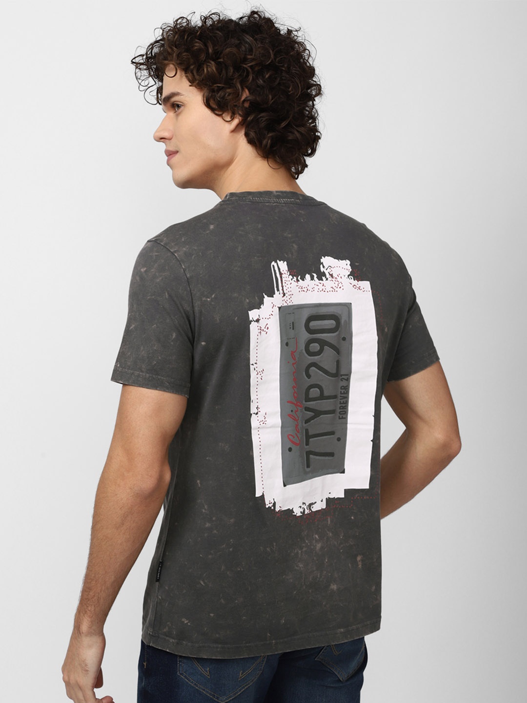 

FOREVER 21 Men Typography Printed Pure Cotton T-shirt, Charcoal