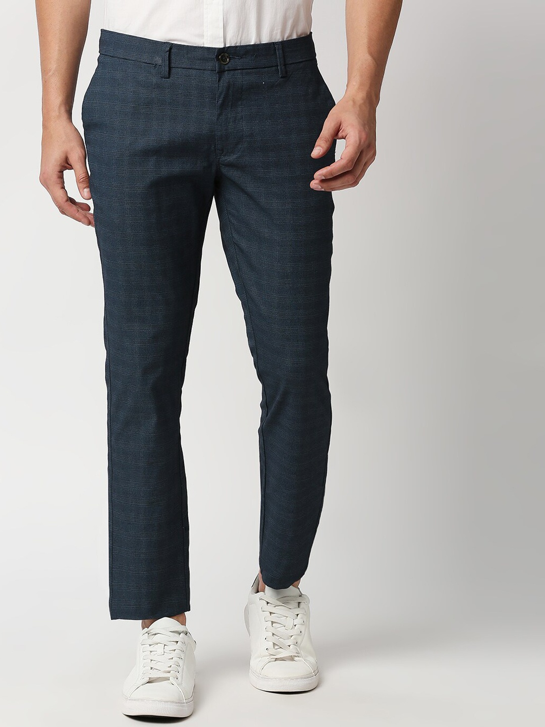 

Basics Men Checked Tapered Fit Trousers, Navy blue