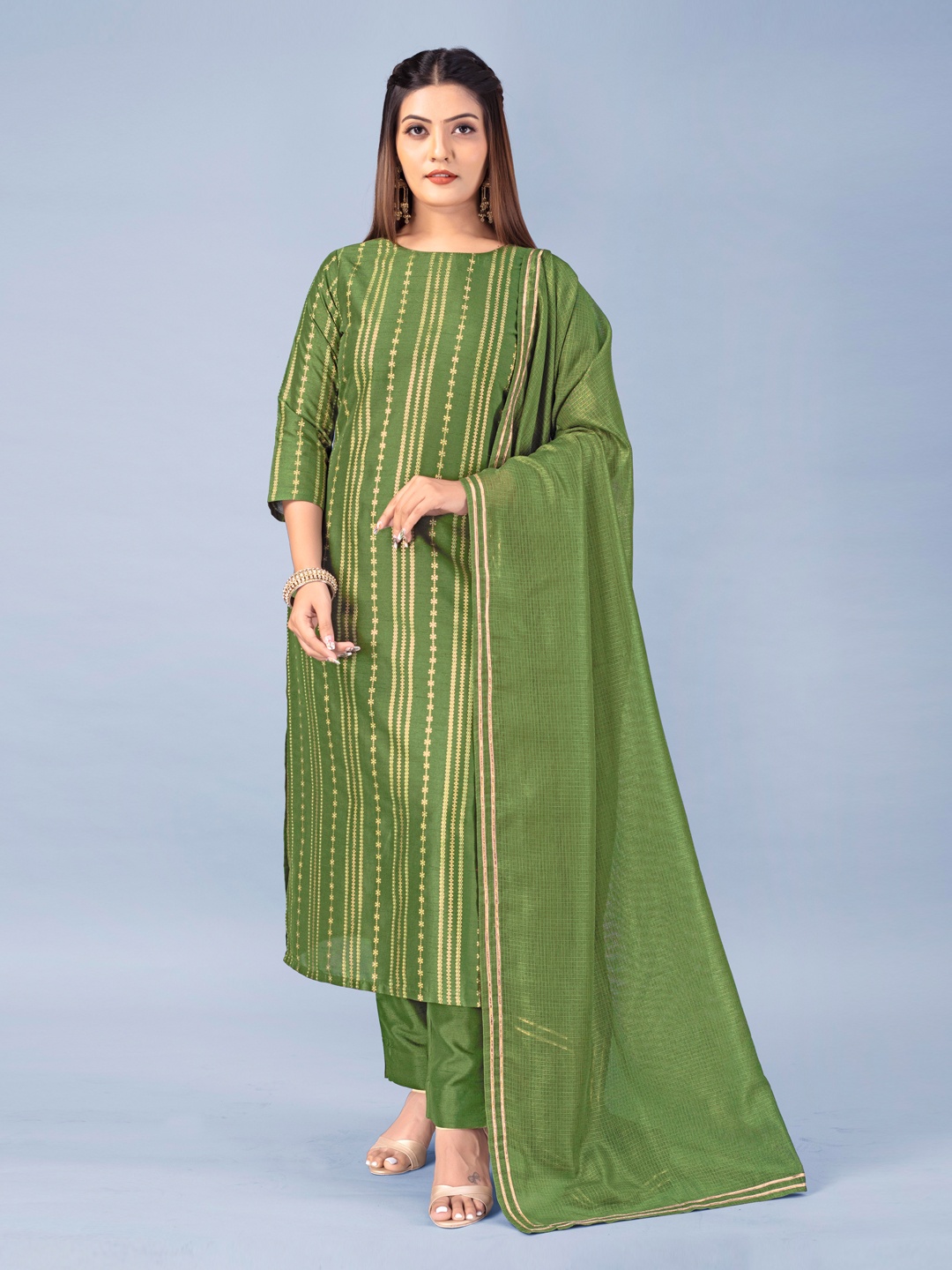 

FASHION DREAM Women Ethnic Motifs Printed Kurta with Trousers & Dupatta, Olive