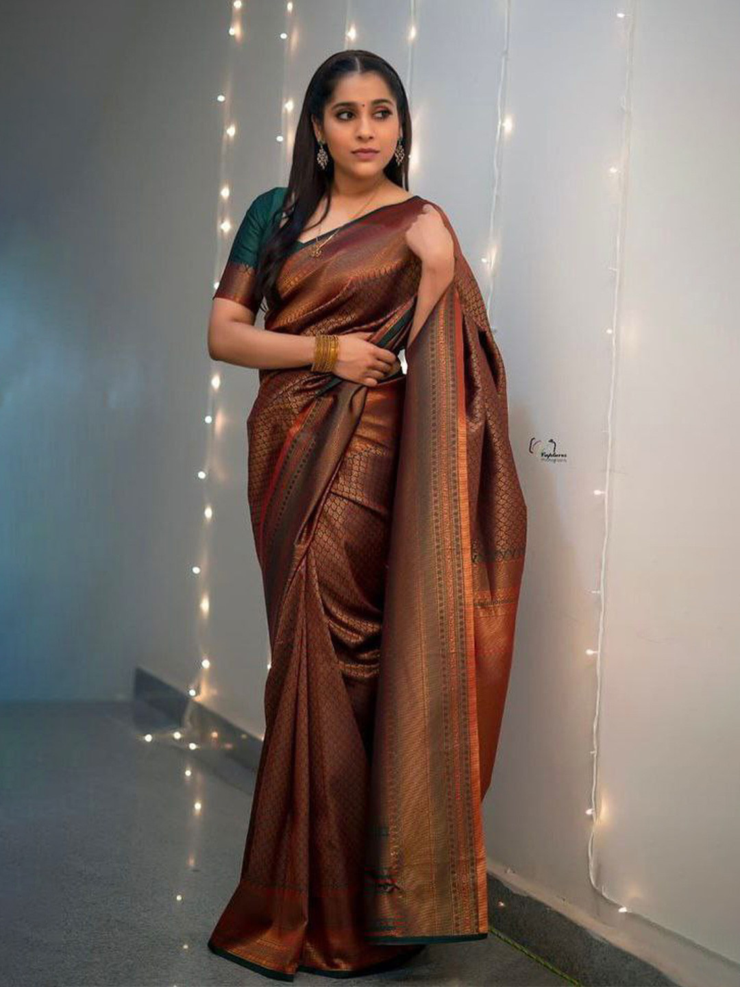 

ZIKARAA Ethnic Motifs Zari Pure Silk Banarasi Saree, Bronze