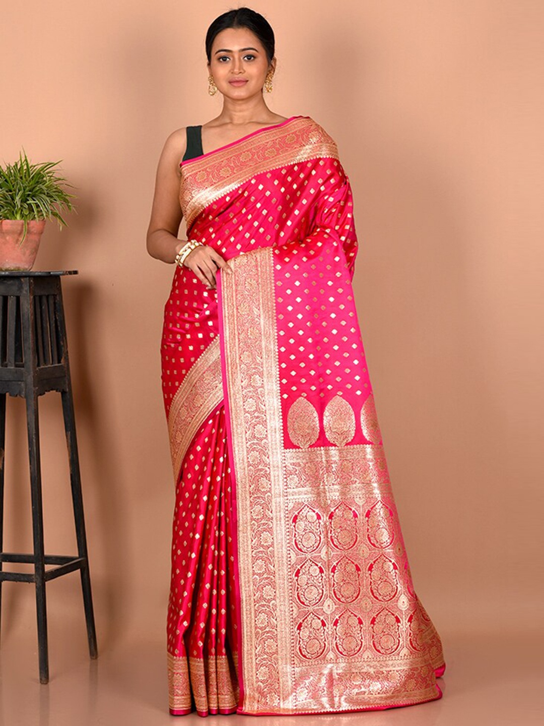

AllSilks Pink & Gold-Toned Woven Design Zari Silk Blend Banarasi Saree