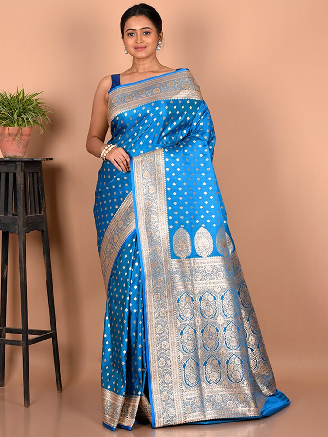 

AllSilks Blue & Silver-Toned Woven Design Zari Silk Blend Banarasi Saree