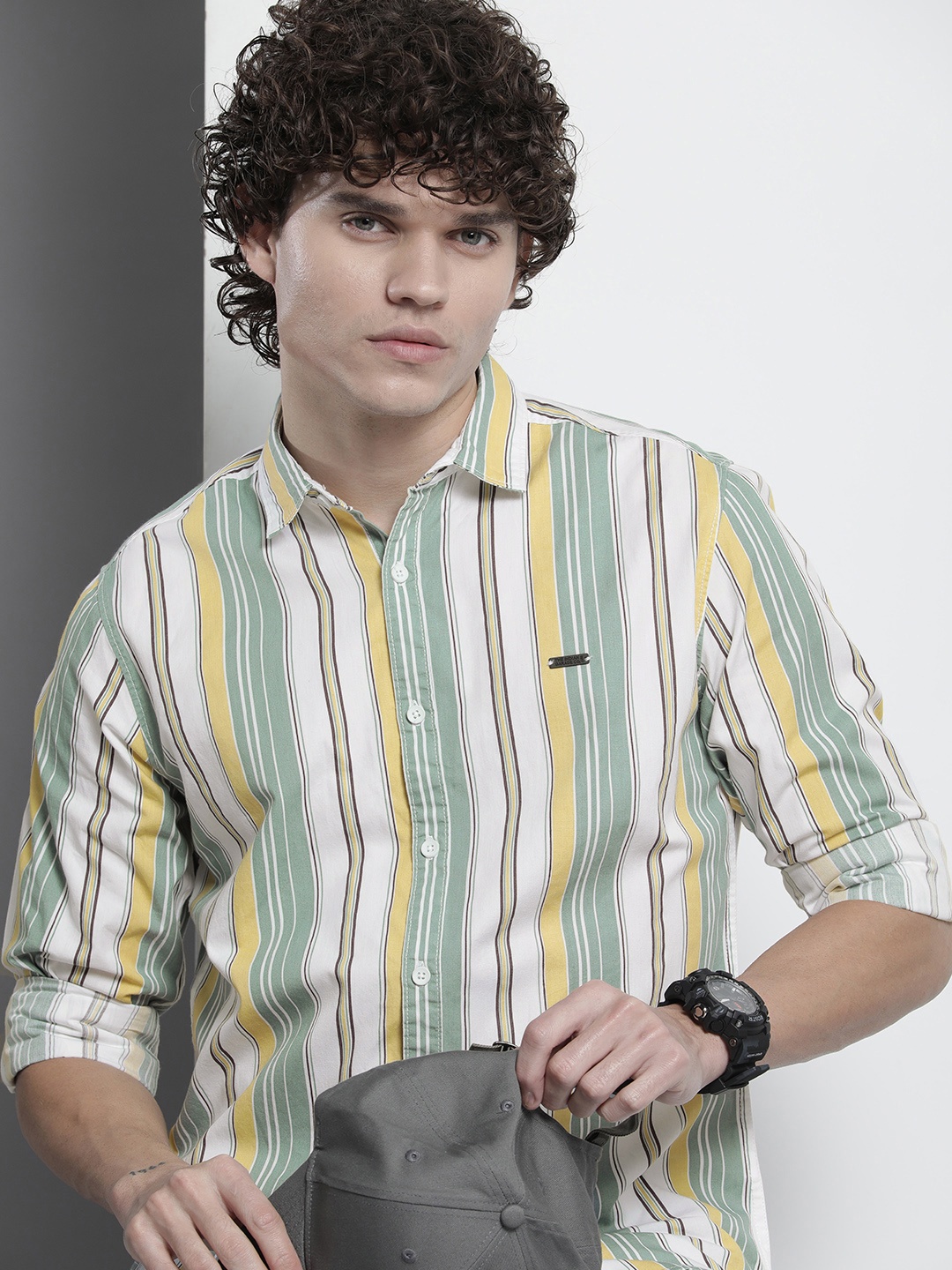 

The Indian Garage Co Men Striped Casual Shirt, Green