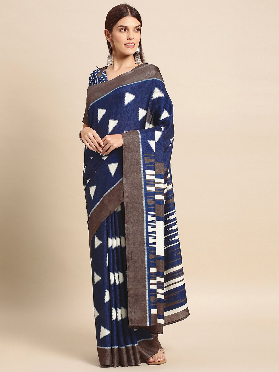 

Satrani Geometric Printed Saree, Navy blue