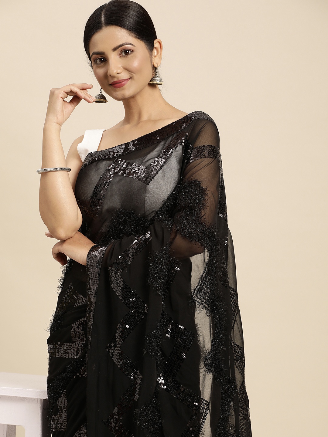 

VASTRANAND Geometric Sequinned Saree, Black