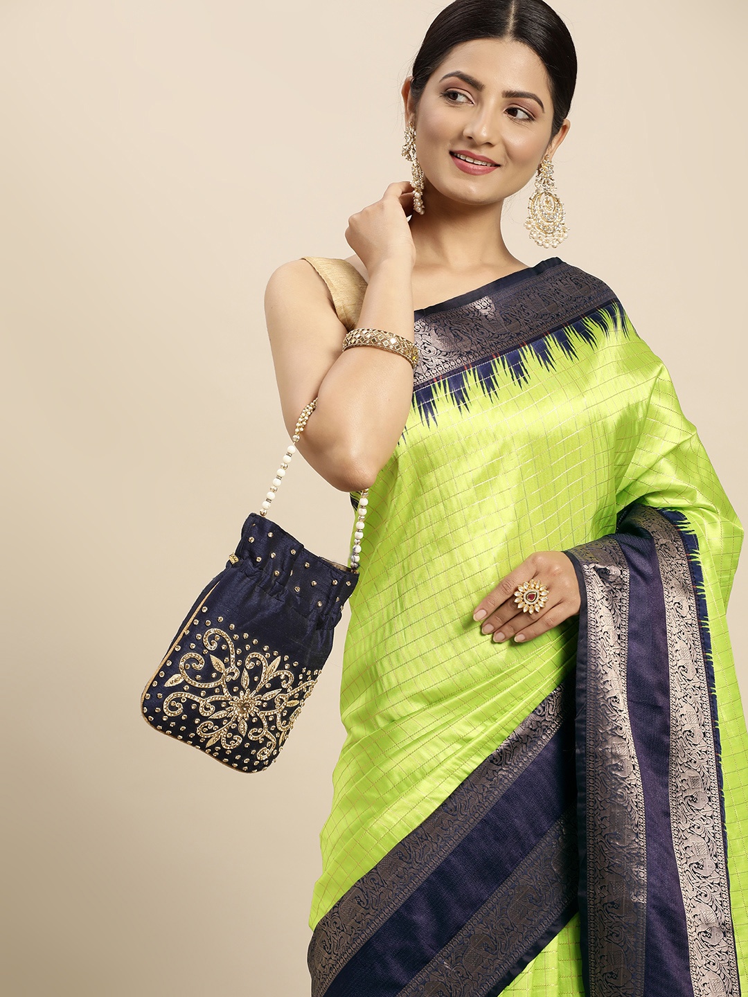 

VASTRANAND Checked Zari Silk Blend Banarasi Saree, Fluorescent green
