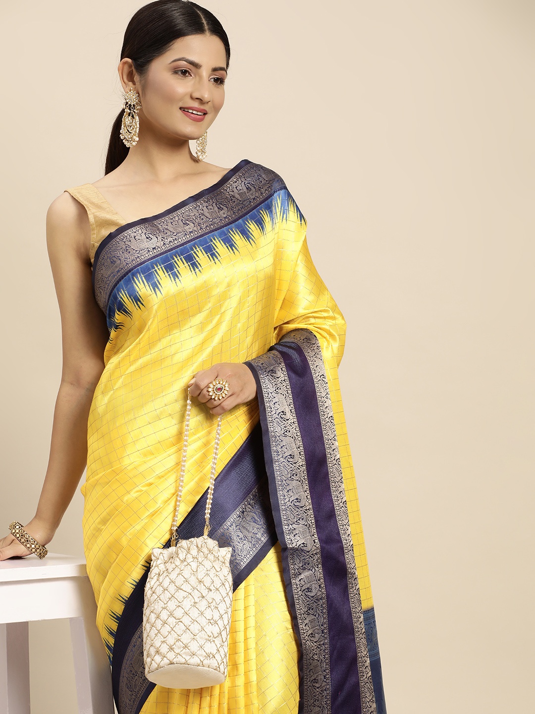 

VASTRANAND Checked Zari Silk Blend Banarasi Saree, Yellow