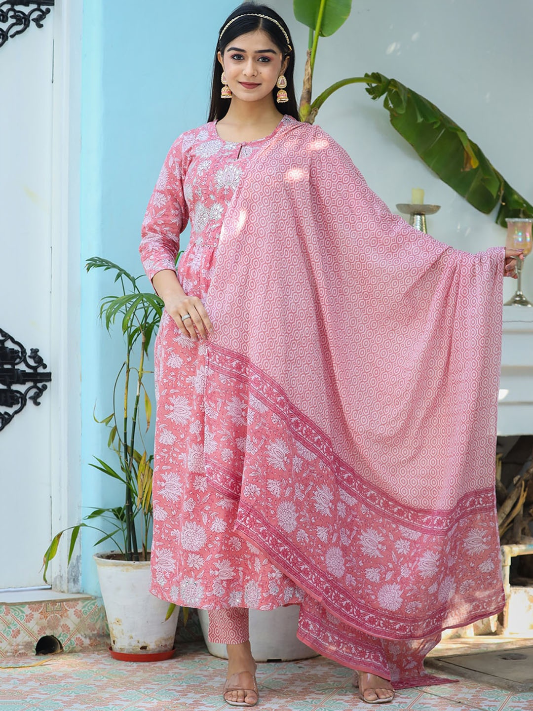 

KAAJH Women Floral Embroidered Pure Cotton Kurta with Trousers & Dupatta, Pink