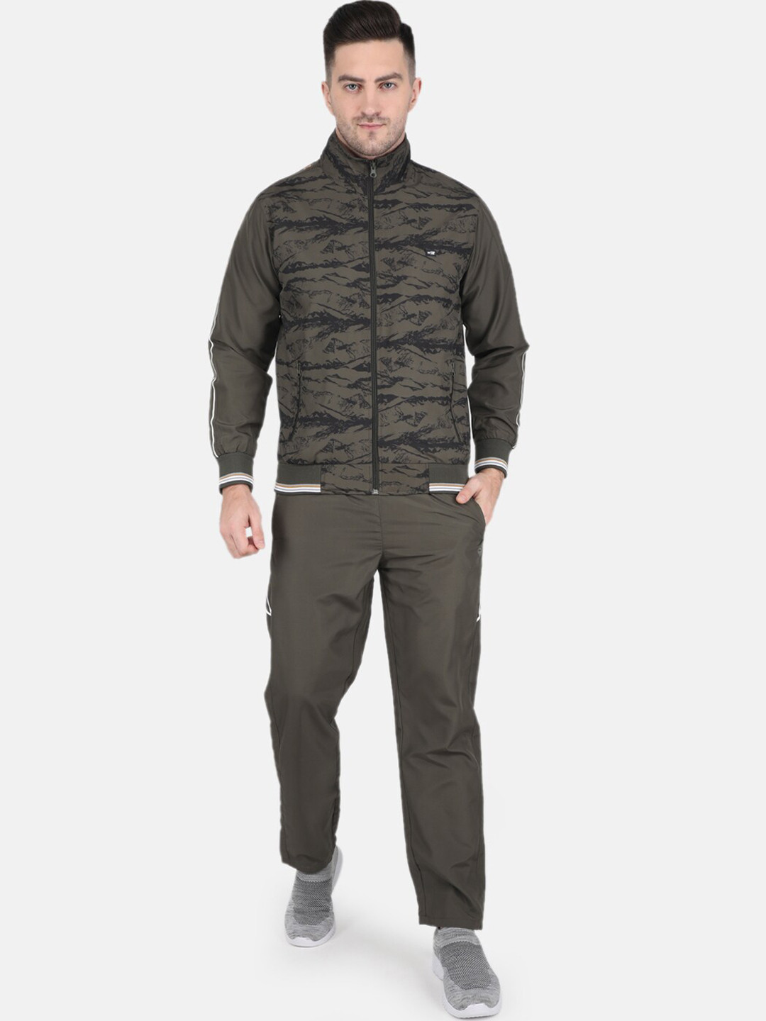 

Monte Carlo Men Printed Tracksuits, Olive