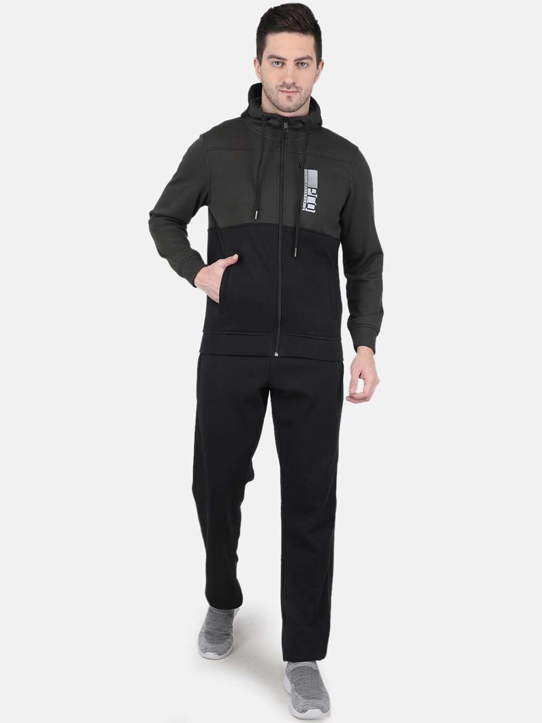 

Monte Carlo Men Colourblocked Cotton Tracksuit, Black
