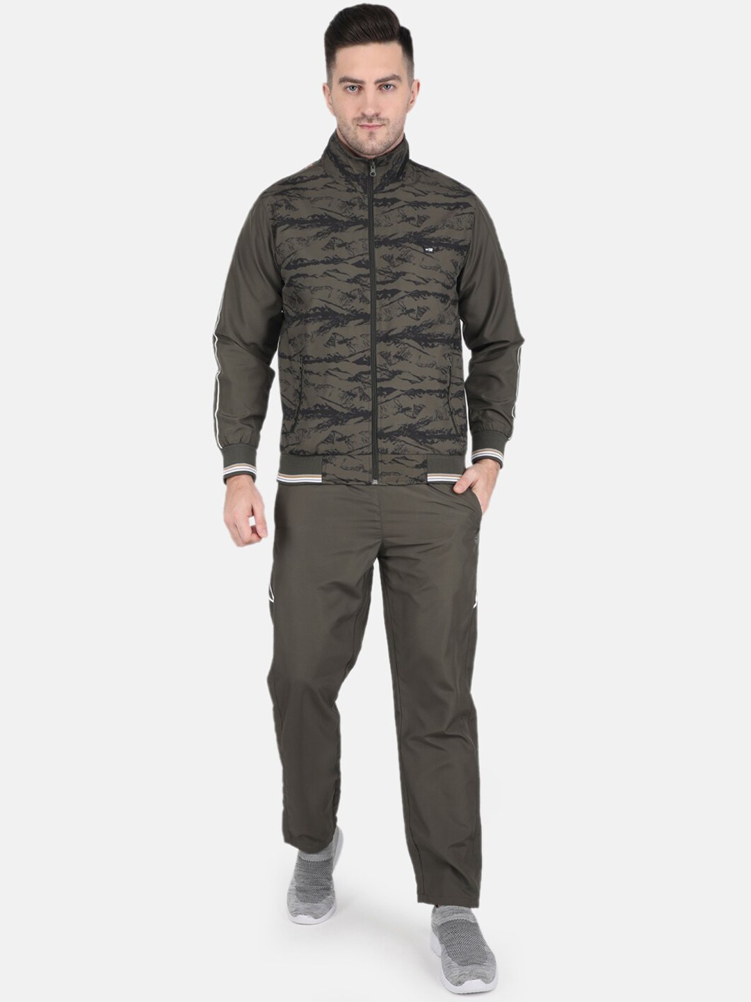 

Monte Carlo Men Printed Tracksuit, Olive