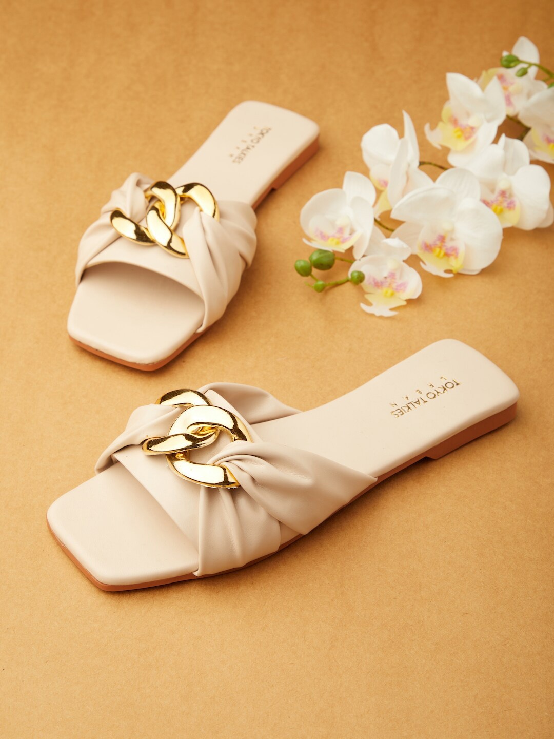 

Tokyo Talkies Women Open Toe Flats, Cream