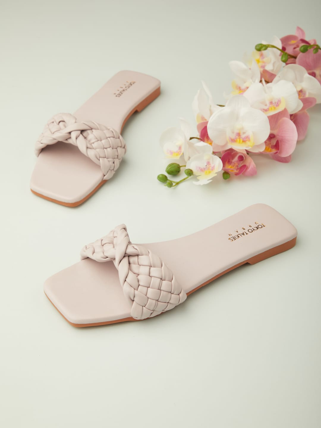 

Tokyo Talkies Women Open Toe Flats, Lavender