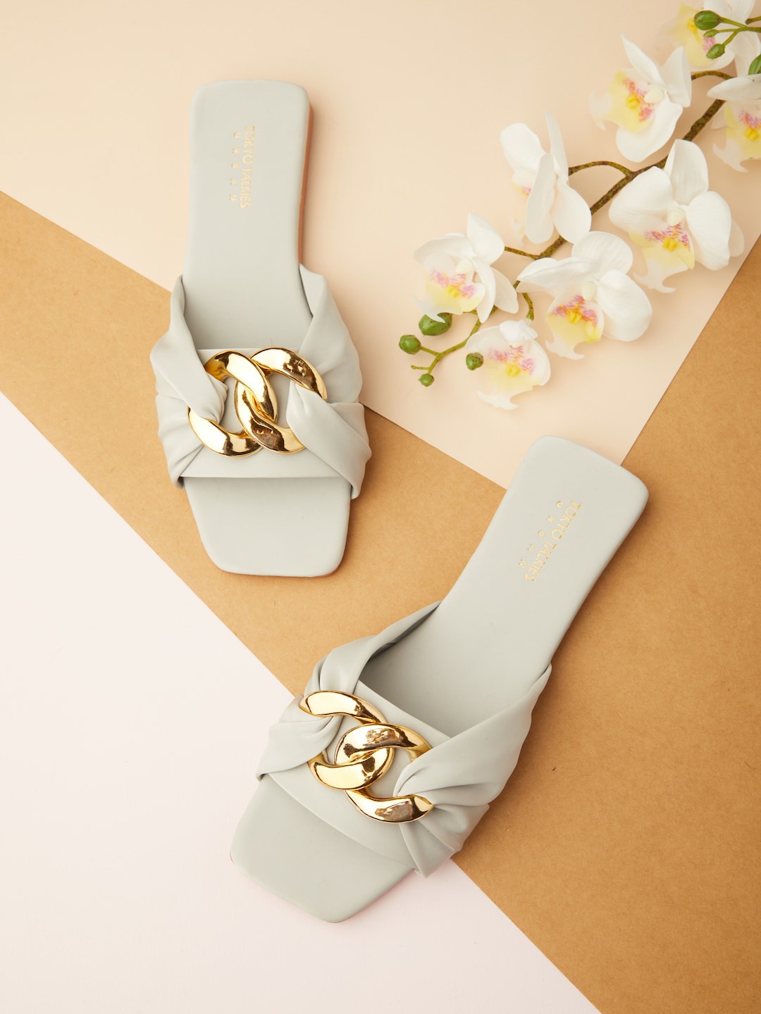 

Tokyo Talkies Women Embellished Open Toe Flats, Grey