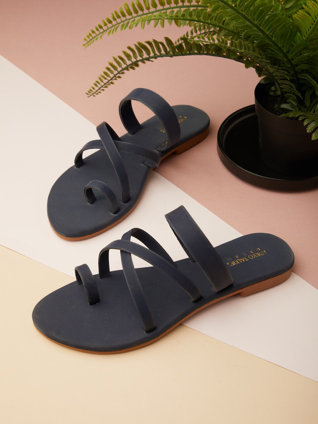 

Tokyo Talkies Women One Toe Flats, Navy blue