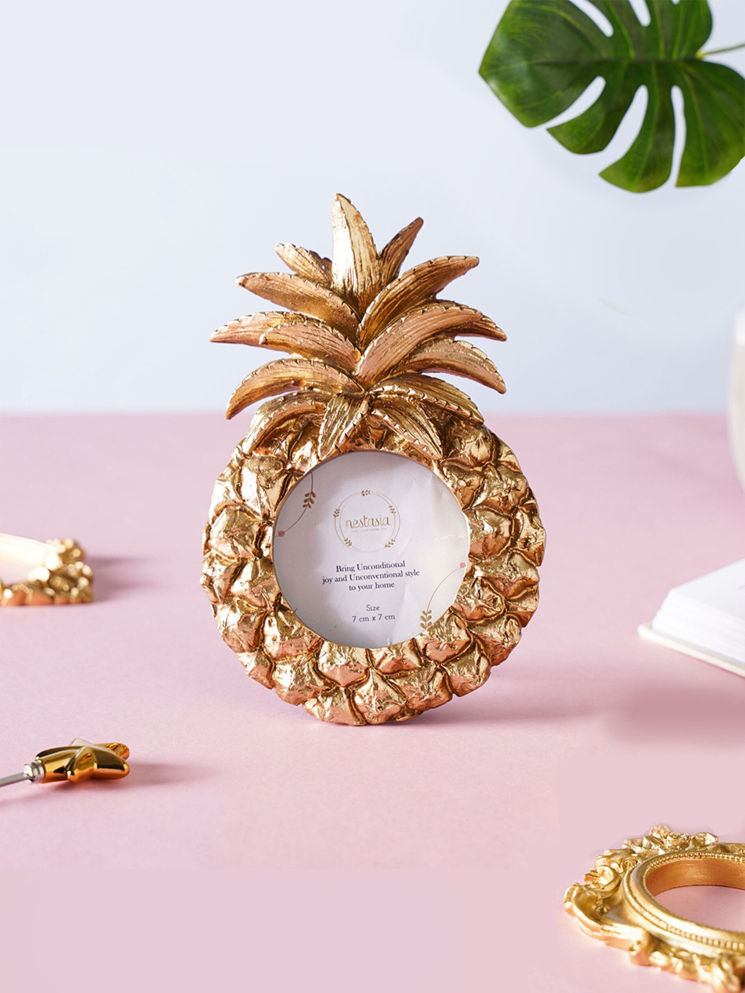 

Nestasia Gold Pineapple Textured Photo Frame