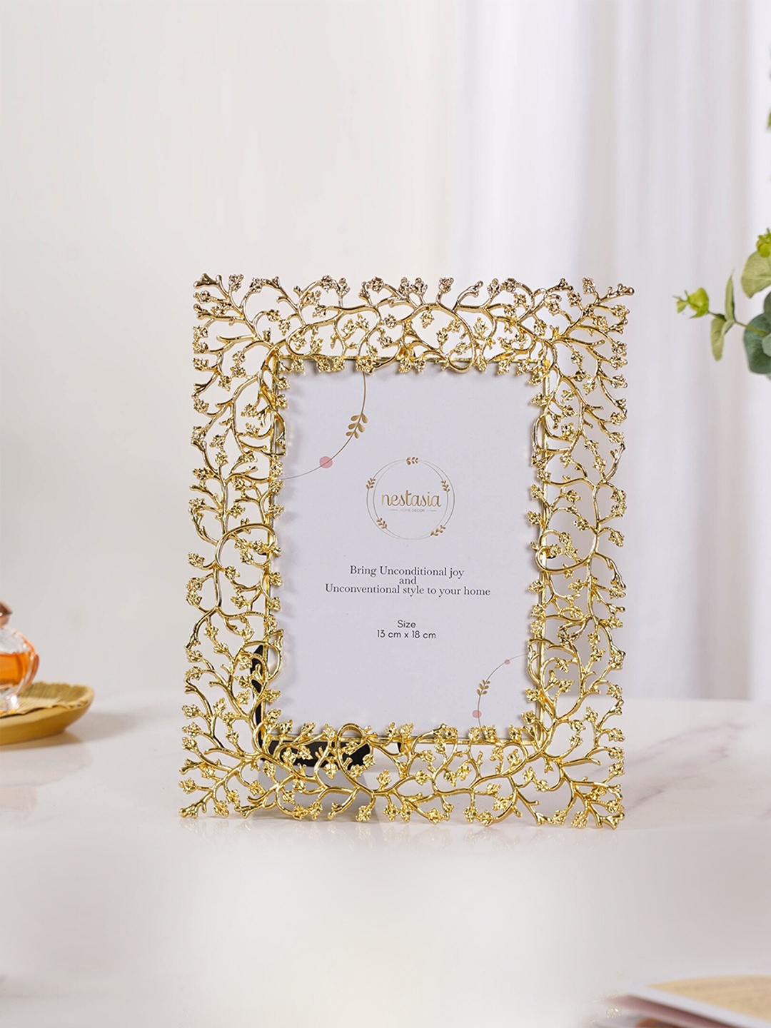 

Nestasia Gold Souvenir Large Photo Frame