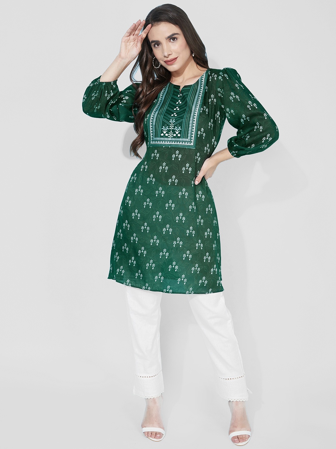 

SKYLEE Ethnic Motifs Printed Straight Kurti, Green