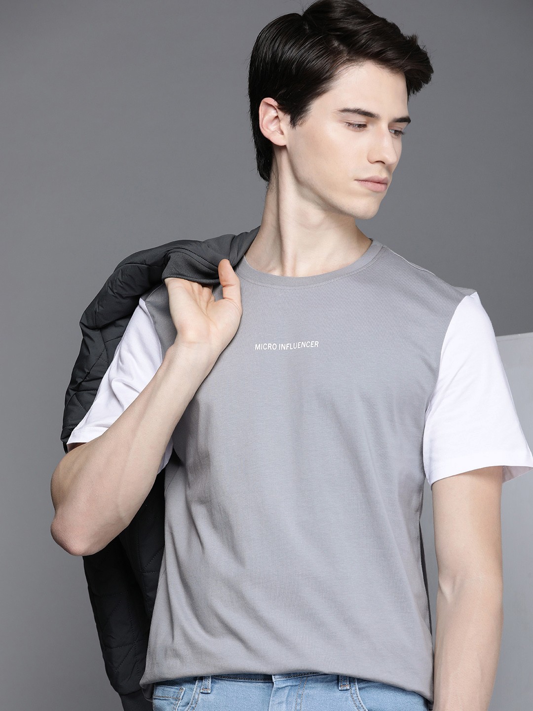 

Kenneth Cole Essentials 2.0 - Di Base Men Ultimate Grey Typography Pure Cotton T-shirt