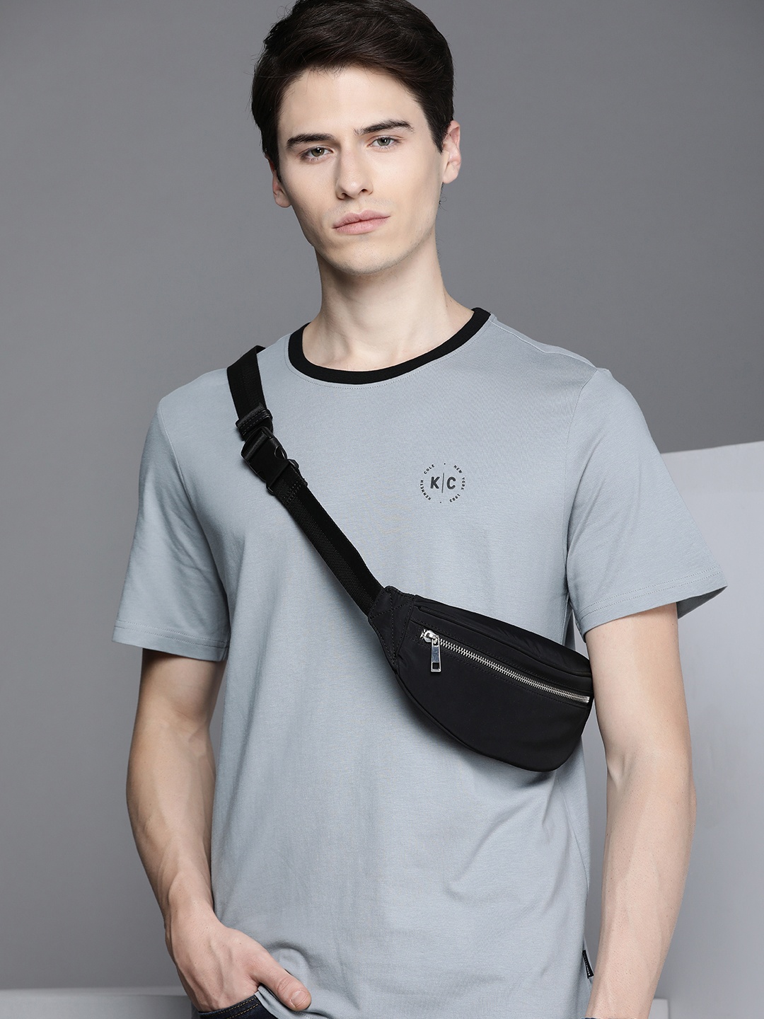 

Kenneth Cole Signature Tee Men Grey Pure Cotton Solid Round Neck Short Sleeves T-shirt