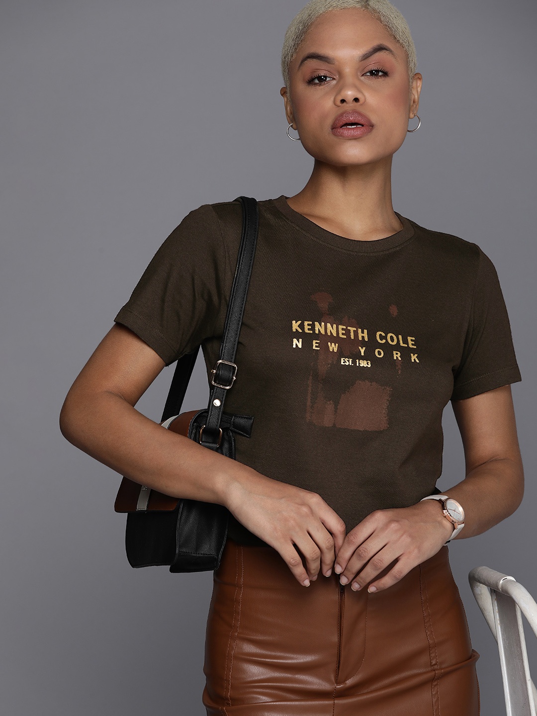 

Kenneth Cole Signature Tee Women Brown Brand Logo Printed Pure Cotton T-shirt