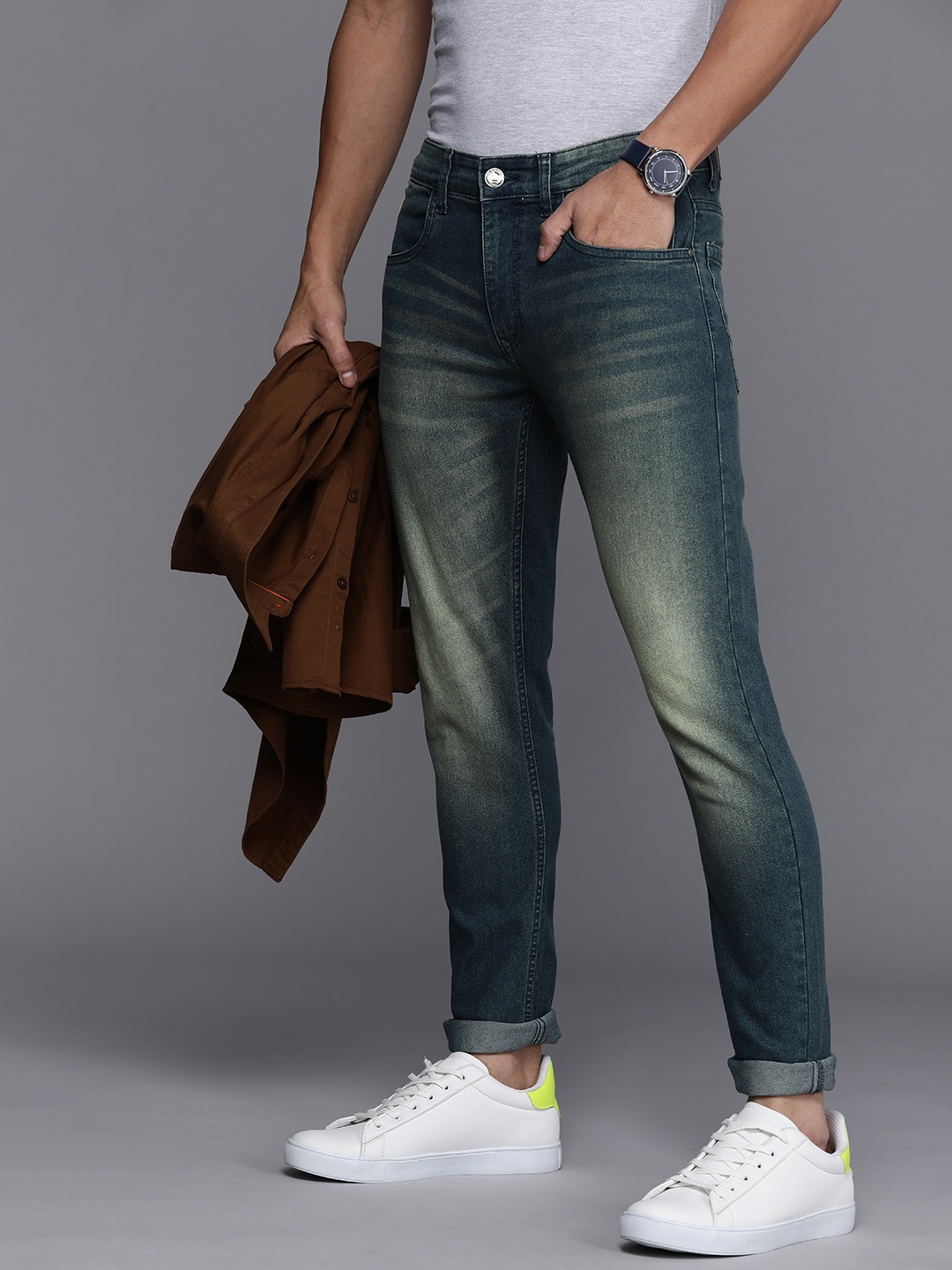 

WROGN Men Slim Fit Heavy Fade Stretchable Jeans, Blue