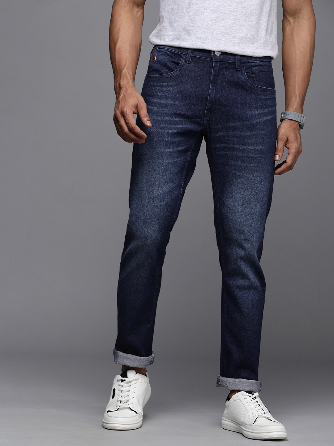 

WROGN Men Slim Fit Mid-Rise Clean Look Light Fade Stretchable Jeans, Blue