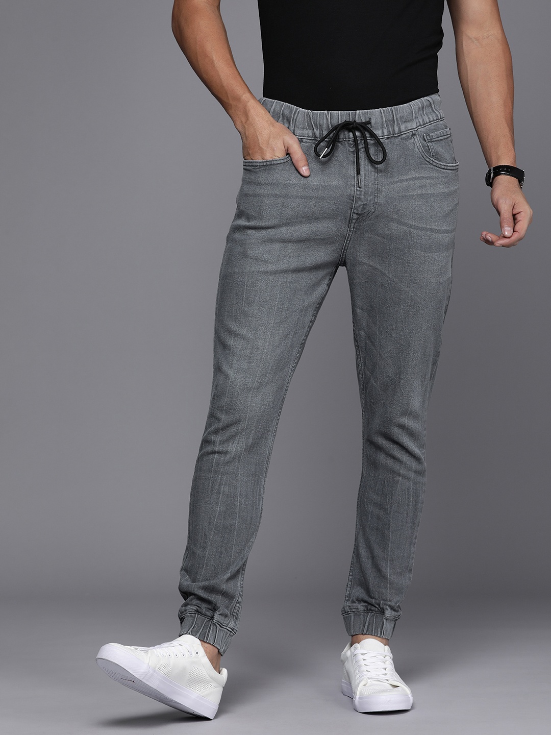 

WROGN Men Heavy Fade Stretchable Joggers, Grey