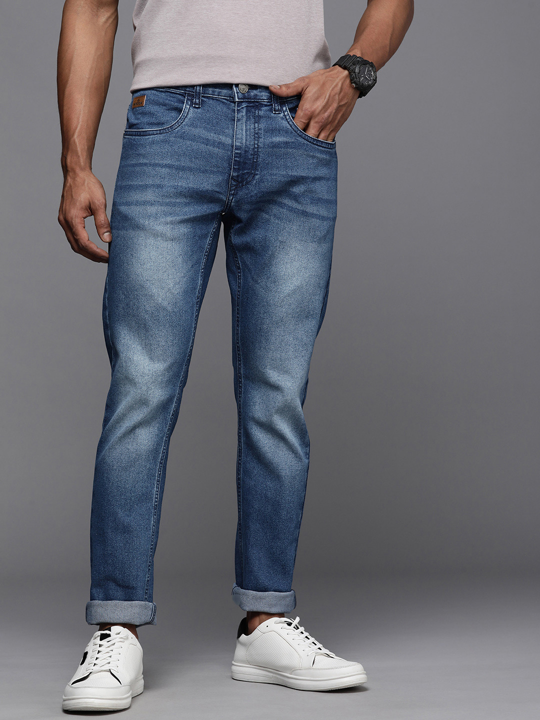 

WROGN Men Heavy Fade Stretchable Mid-Rise Jeans, Blue