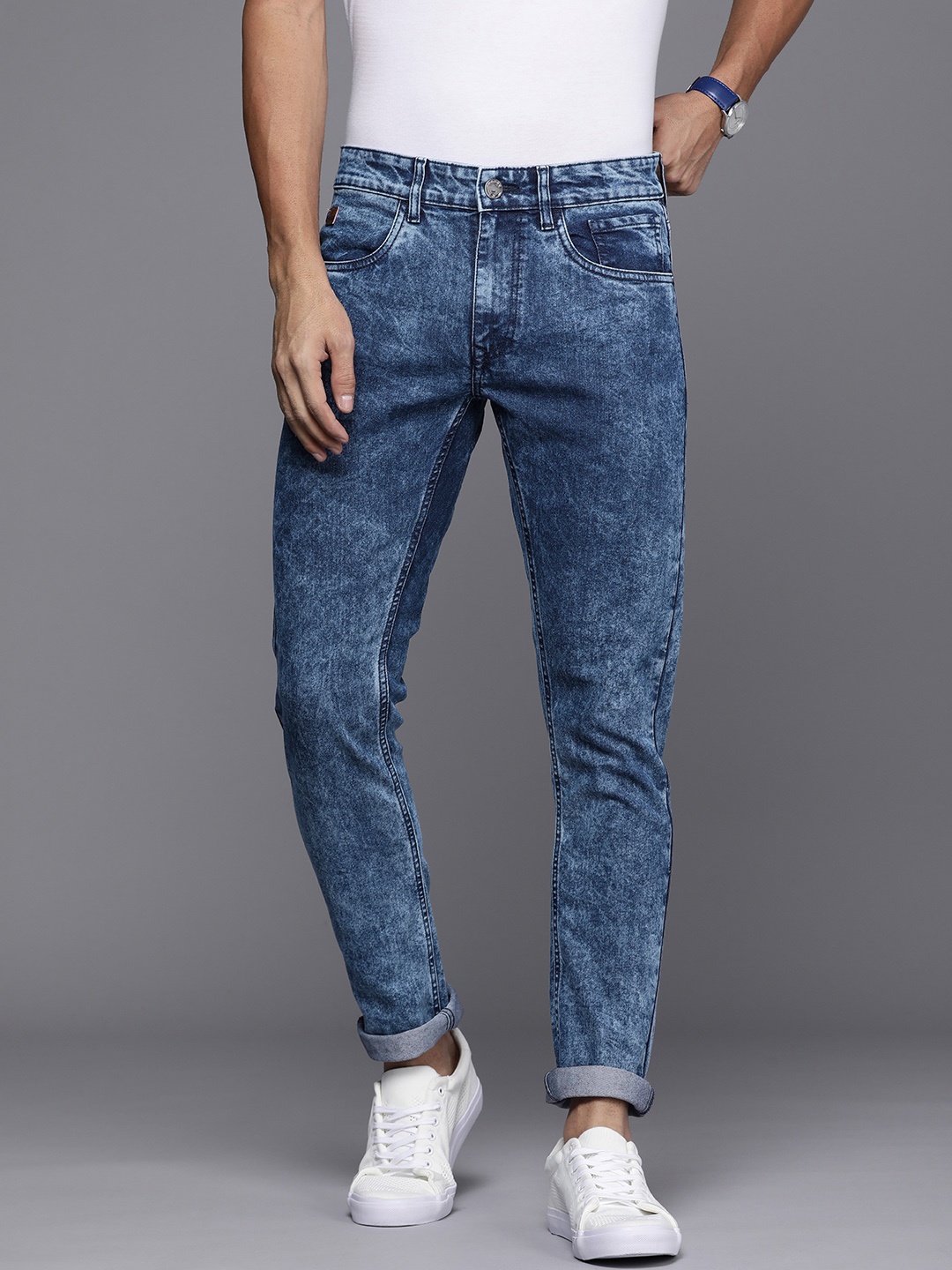

WROGN Men Slim Fit Mid-Rise Clean Look Heavy Fade Stretchable Jeans, Blue