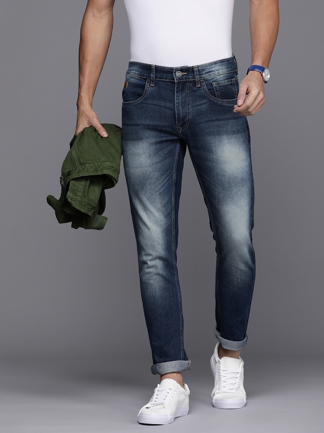 

WROGN Men Slim Fit Mid-Rise Clean Look Heavy Fade Stretchable Jeans, Blue