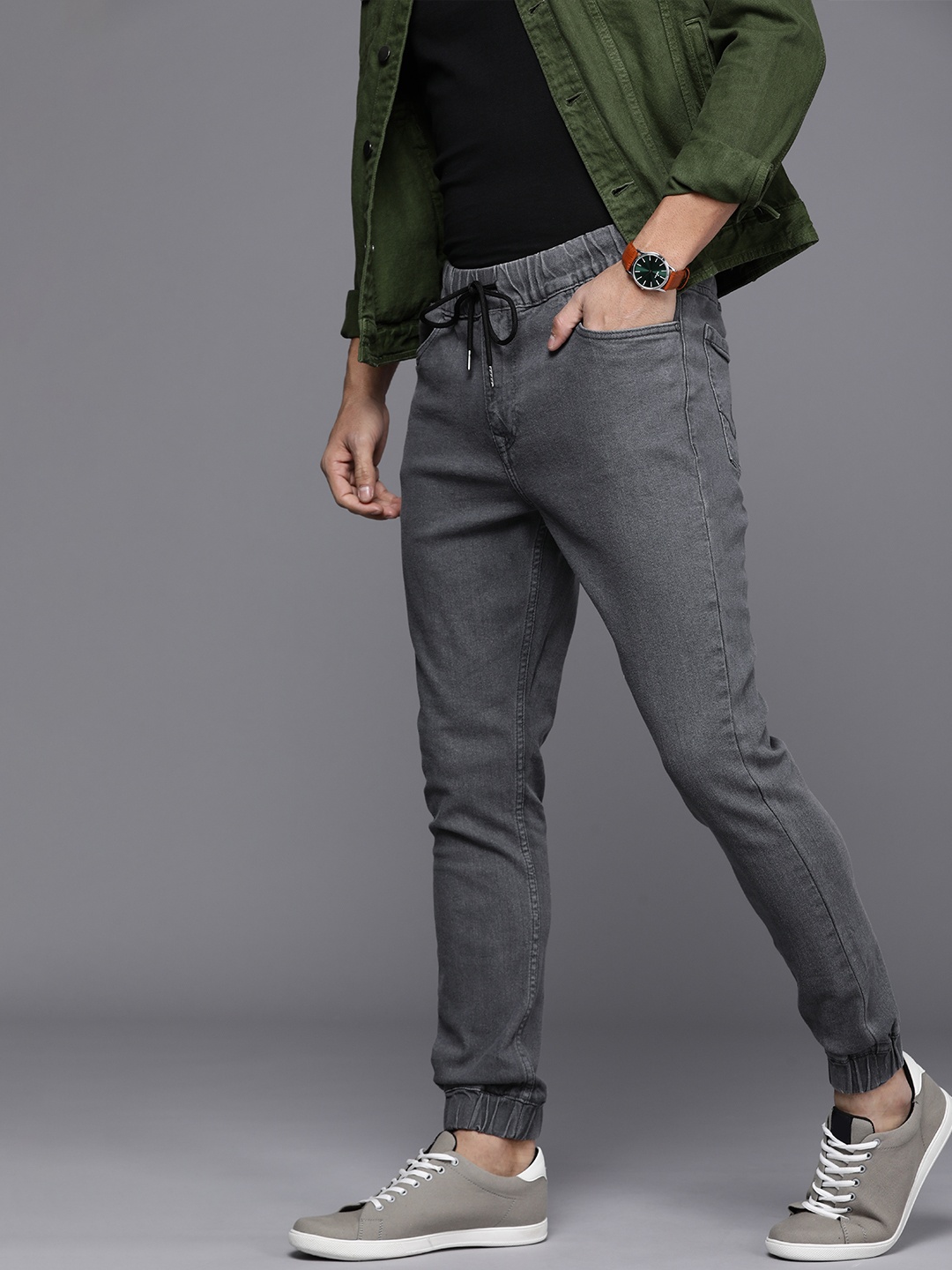 

WROGN Men Heavy Fade Stretchable Joggers, Grey