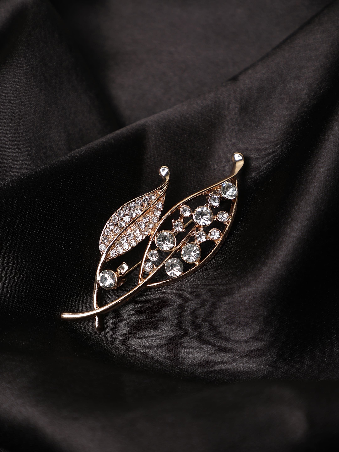 

Alvaro Castagnino Men Gold-Plated Stone Studded Leaf Brooch
