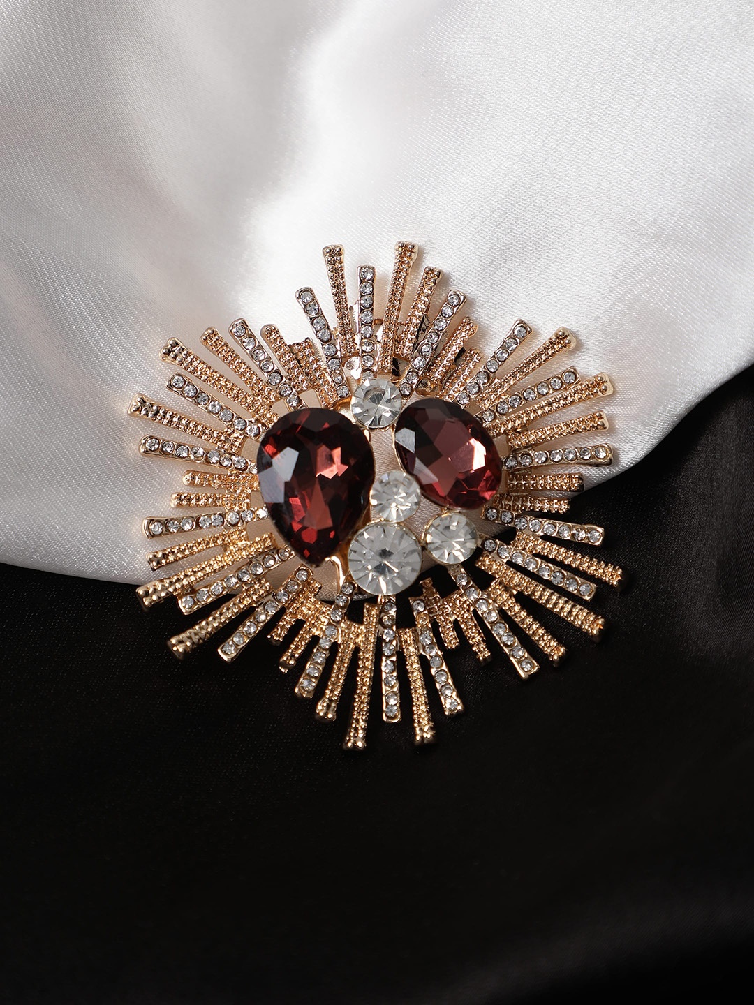 

Alvaro Castagnino Men Stone Studded Brooch, Gold