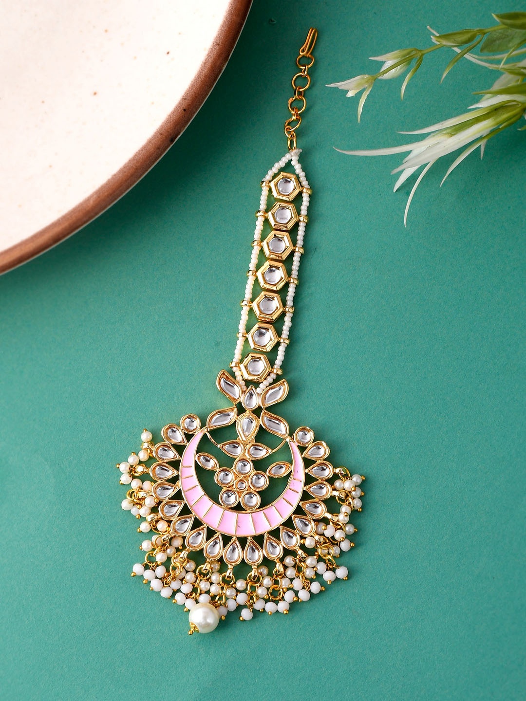 

DASTOOR Gold-Plated Kundan-Studded & Faux Pearls-Beaded Maang Tikka