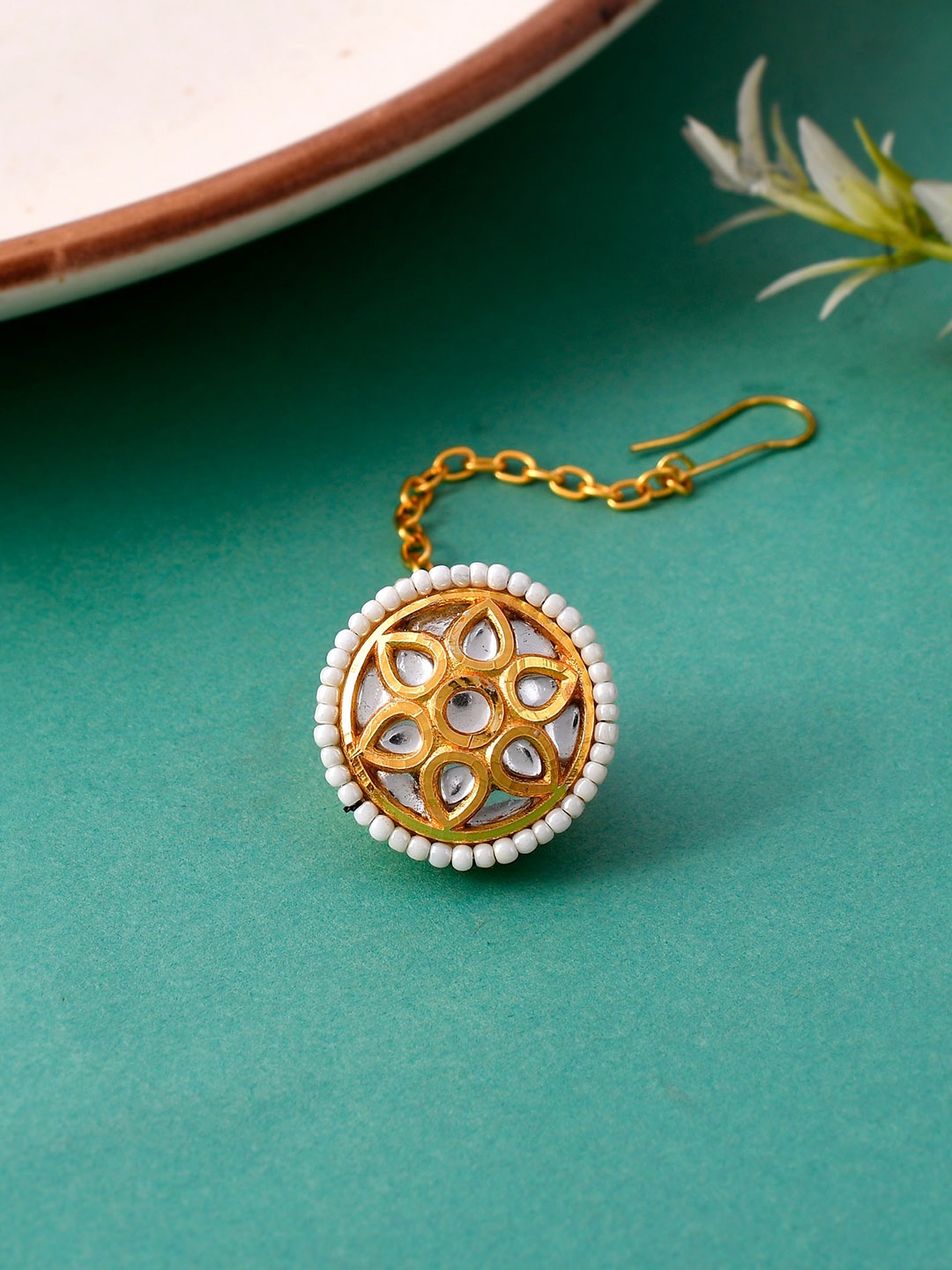 

DASTOOR Gold-Plated Kundan-Studded Borla