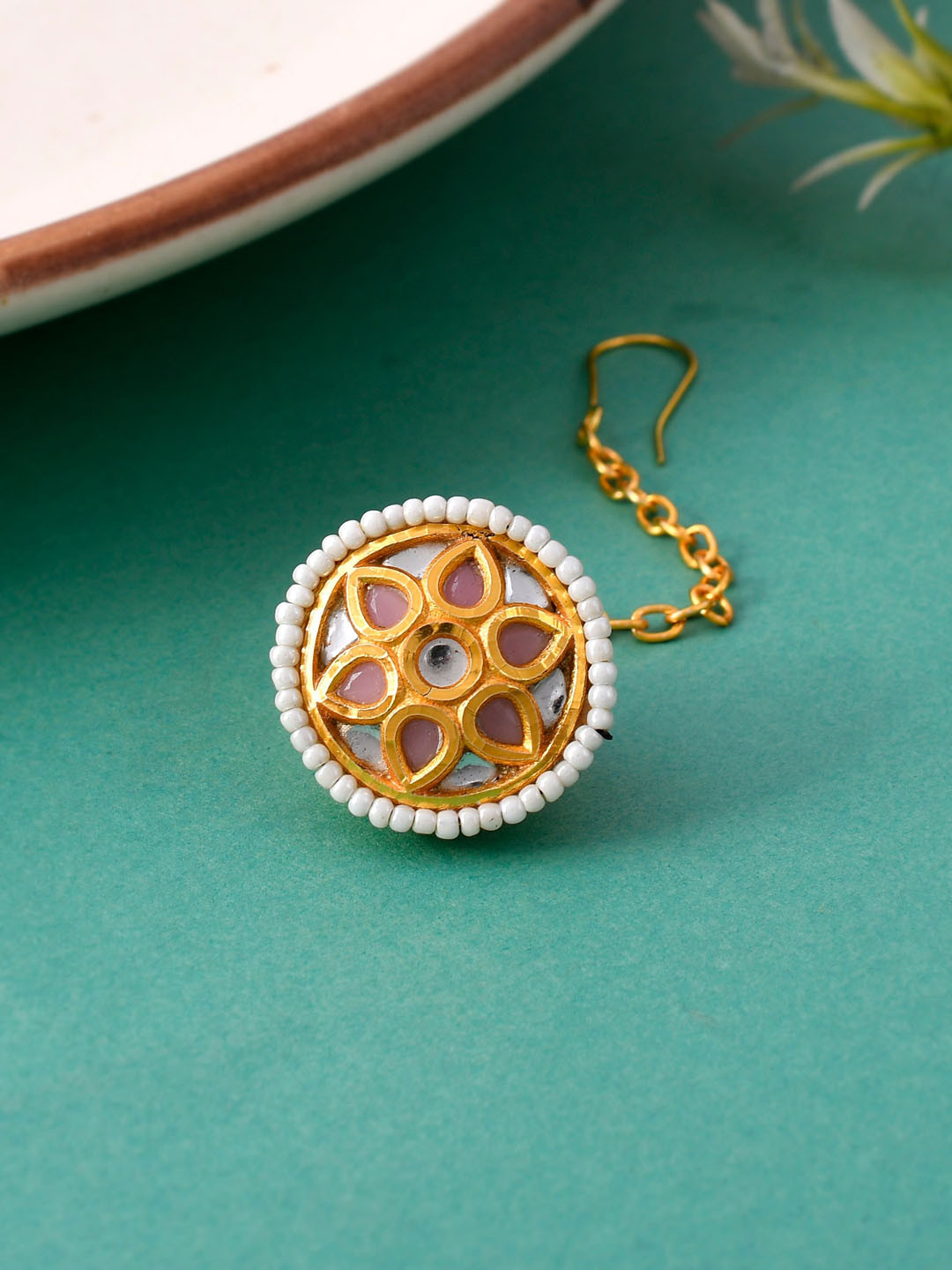 

DASTOOR Gold-Plated Kundan Stone-Studded Maang Tikka