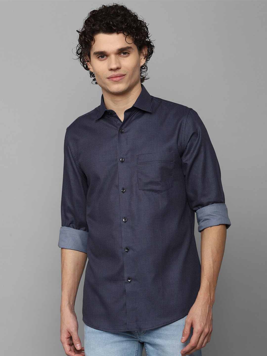 

Allen Solly Men Slim Fit Printed Pure Cotton Casual Shirt, Navy blue