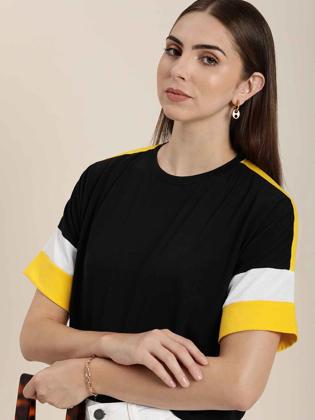 

her by invictus Colourblocked Round-Neck Casual T-shirt, Black