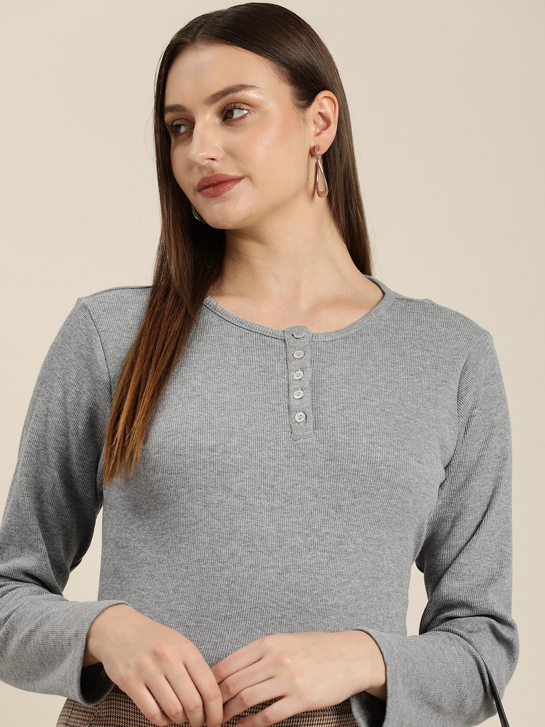 

her by invictus Round Neck Ribbed T-shirt, Grey